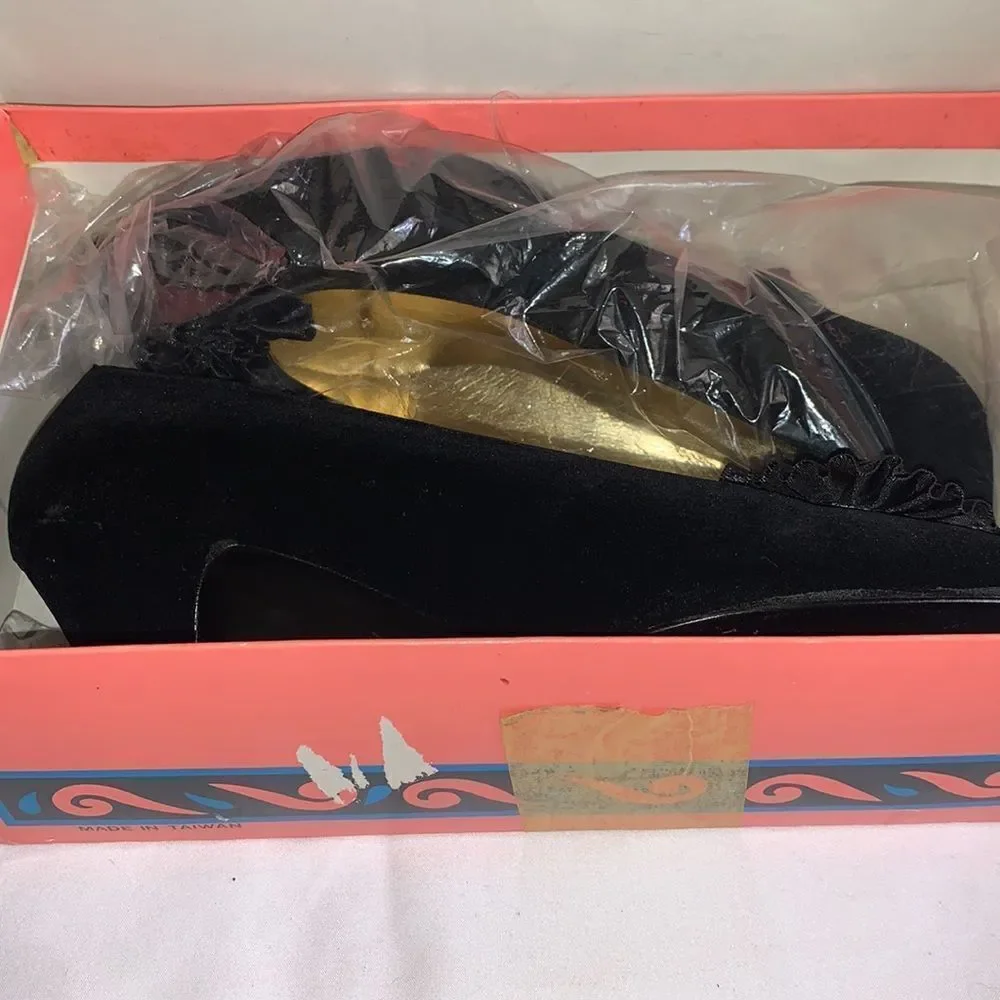 Vintage Nina black velvet kitten heels with satin bow